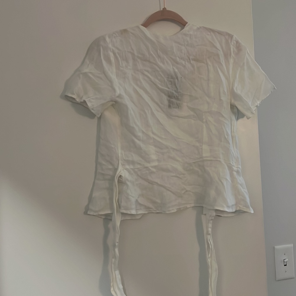 White top - Picture 2 of 2